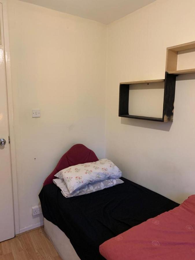 Arbnb Comfy Sleep Guest House Self Catering Private Bedrooms 60 Pound Per Night Per Person لندن المظهر الخارجي الصورة