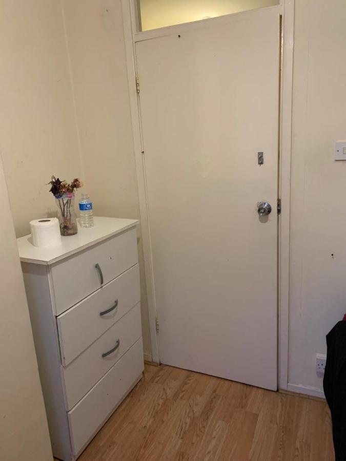 Arbnb Comfy Sleep Guest House Self Catering Private Bedrooms 60 Pound Per Night Per Person لندن المظهر الخارجي الصورة